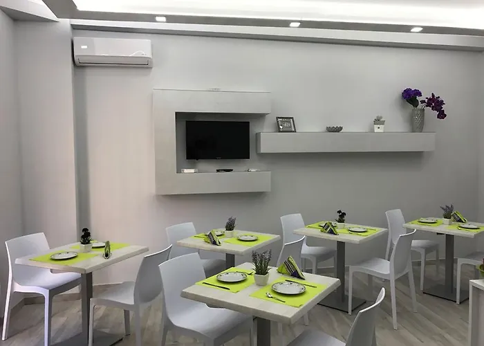 La Piazzetta 3*